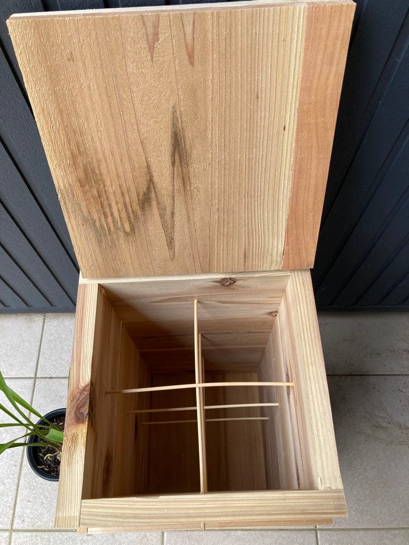 日本ミツバチ用巣箱　重箱式　キンリョウヘン付き