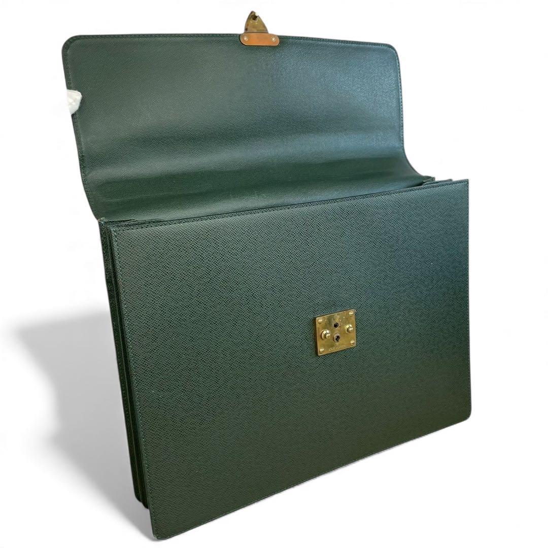 ルイヴィトン　ビジネスバッグ　タイガ　セルヴィエットモスコバ　エピセア