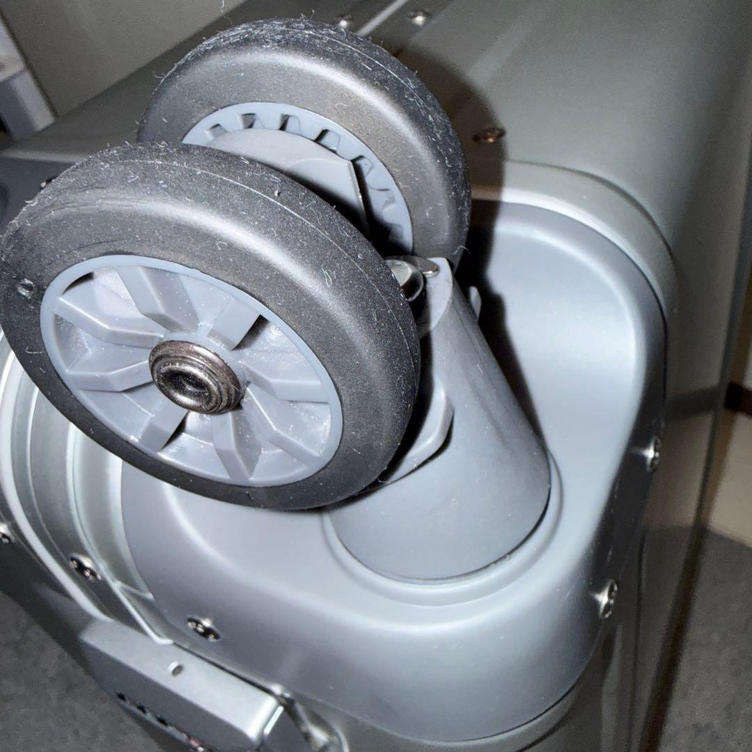 【KK】　ゼロハリバートン　スーツケース 31Ｌ