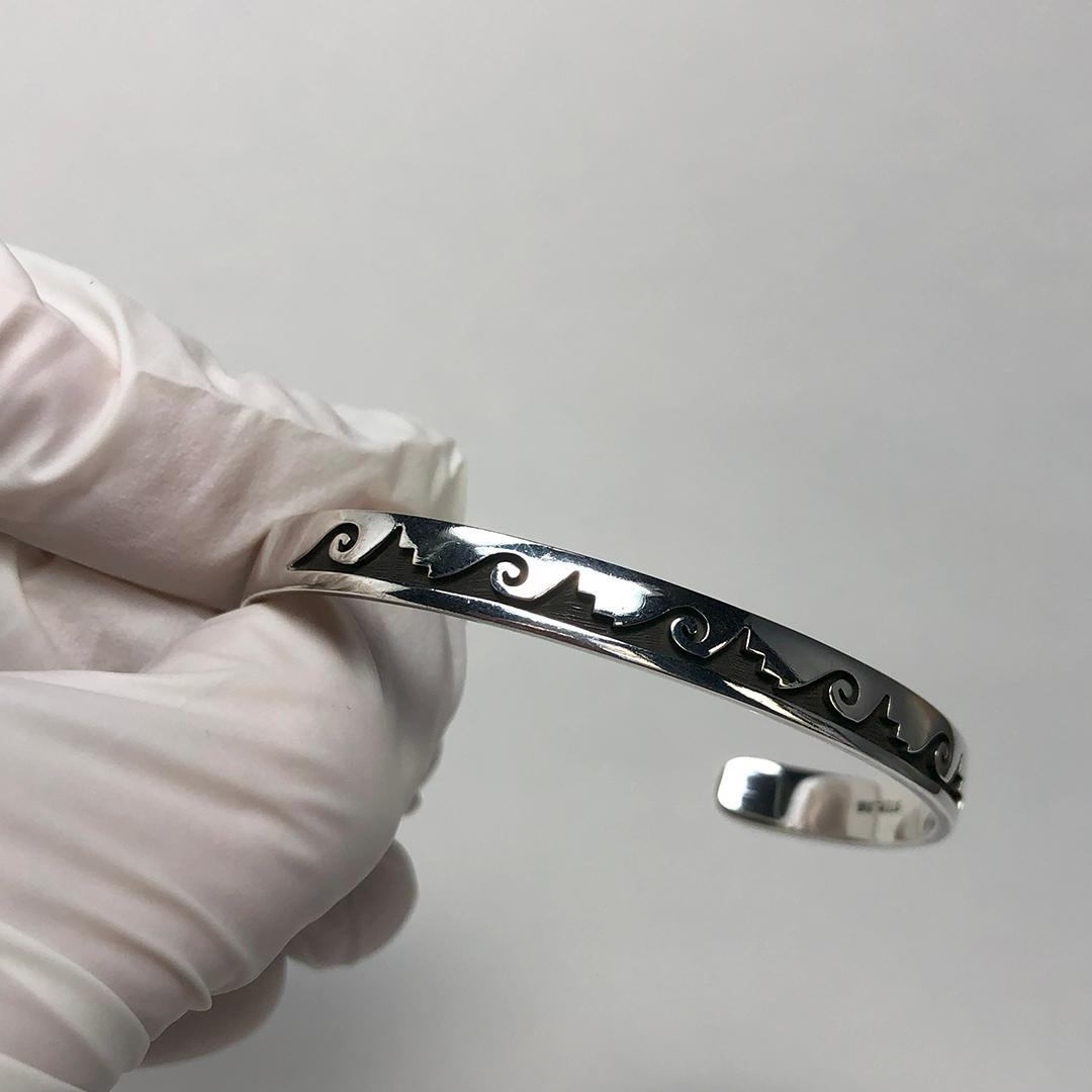 インディアンジュエリー　ホピ族　バングル　スターリング シルバー　オーバーレイ