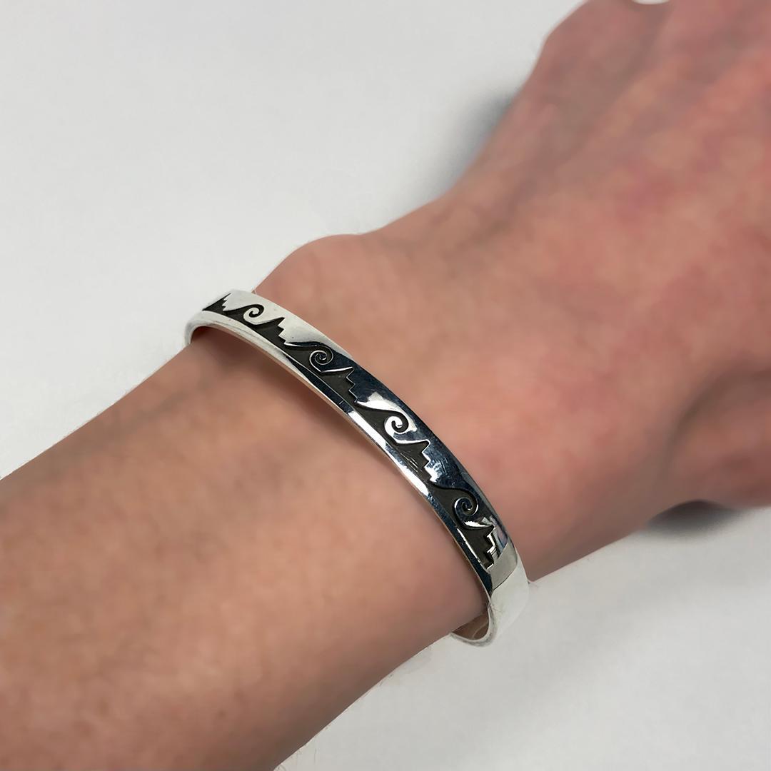 インディアンジュエリー　ホピ族　バングル　スターリング シルバー　オーバーレイ