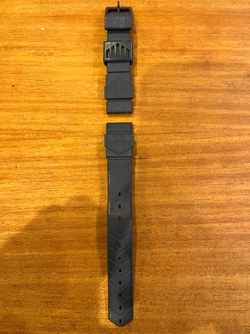 タグホイヤのフォーミュラ1 純正ベルト18mm メンズ用です。