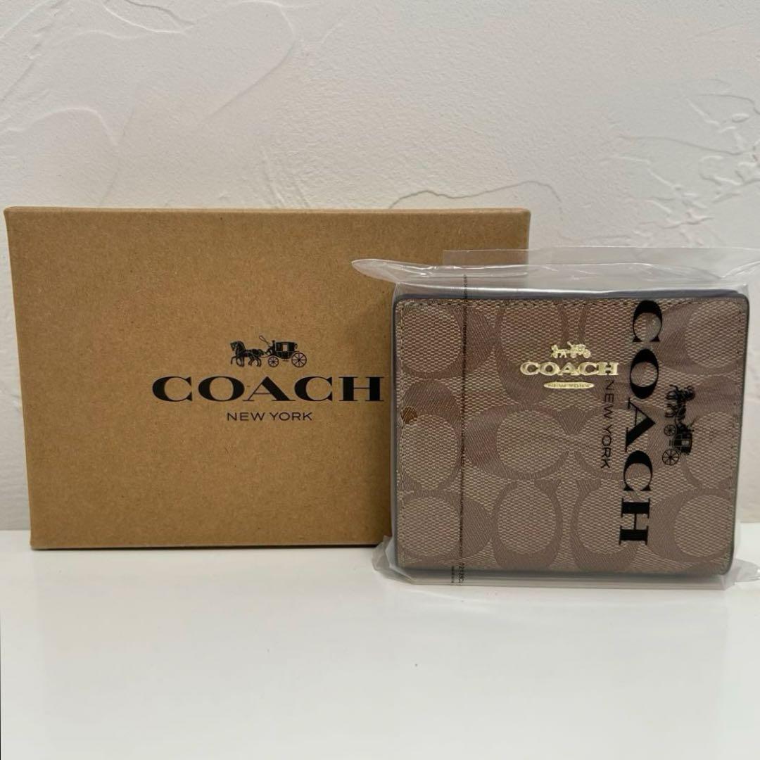 新品 COACH 財布 二つ折り財布 カーキ×レッドウッド シグネチャー コーチ