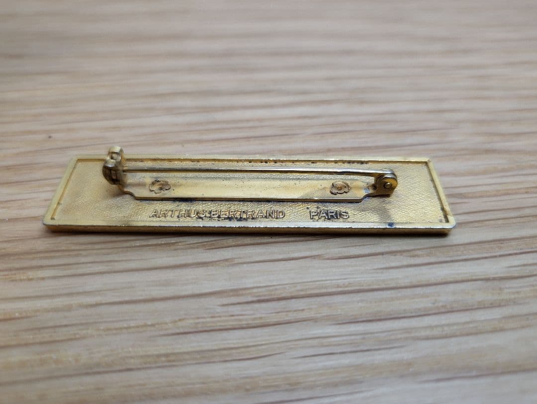 【CHANEL】シャネル ブローチ ロゴプレート ブラック/ゴールド メタル素材