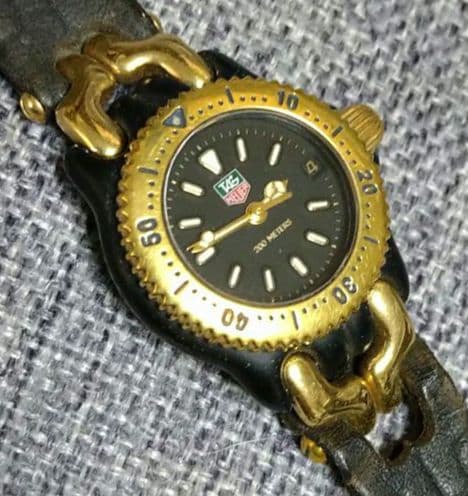 TAG Heuer、ゴールド ブラック レザーベルト時計です(๑•̀ㅂ•́)و✧