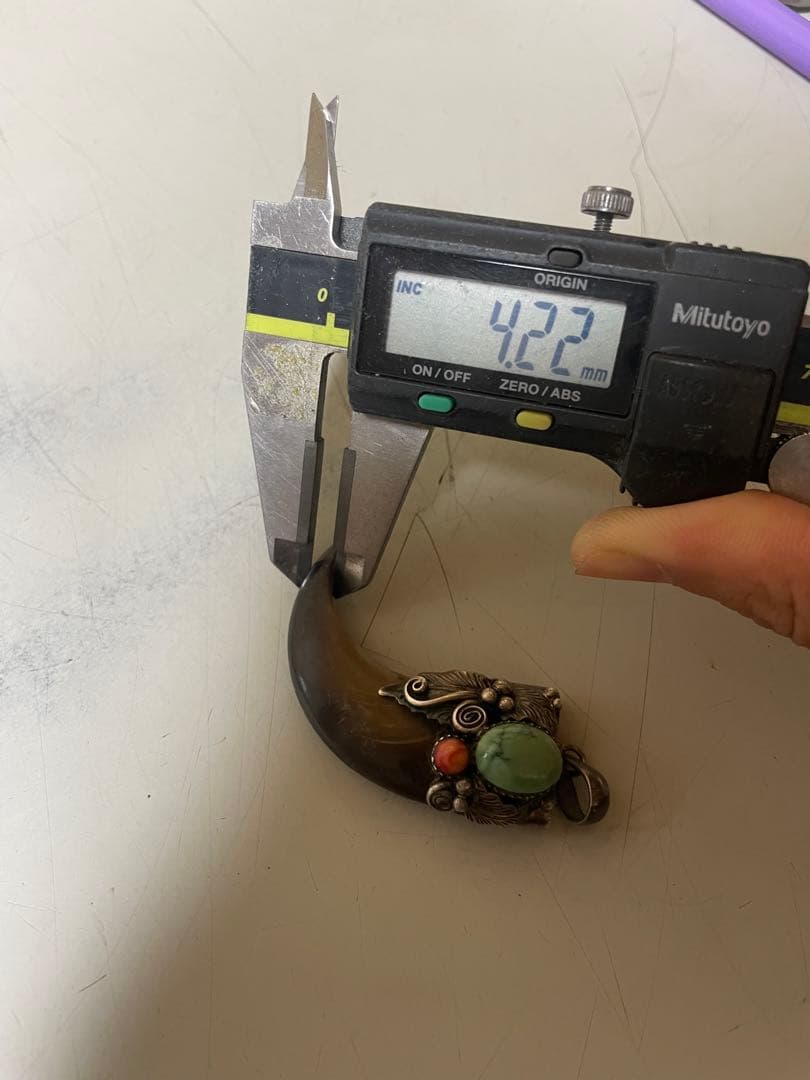 熊の爪ペンダントトップ　925刻印あり①