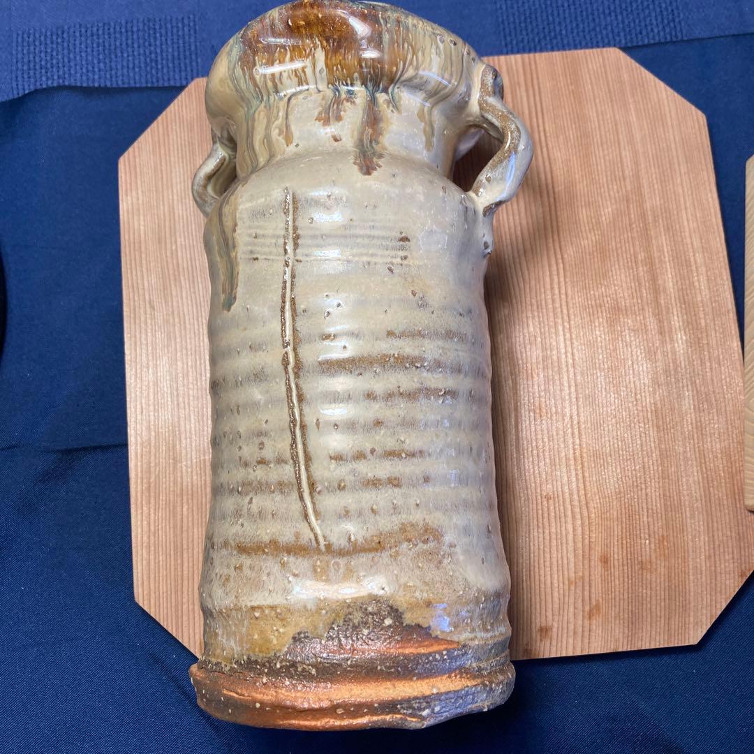 陶器　耳付き花入れ