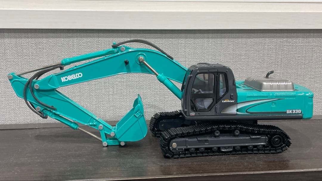 京商　1/43 UD Quon GW 6×4 重機運搬用セミトレーラ　おまけ付