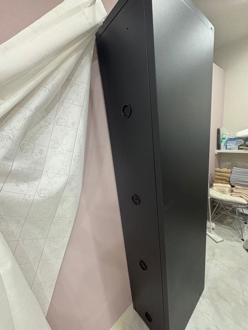 金属製オフィスロッカー 4段 鍵付き