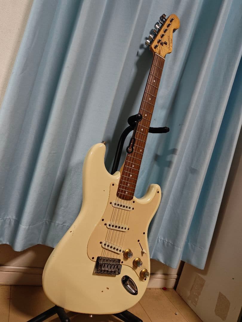 Squier エレキギター 本体 ストラトキャスター Fender