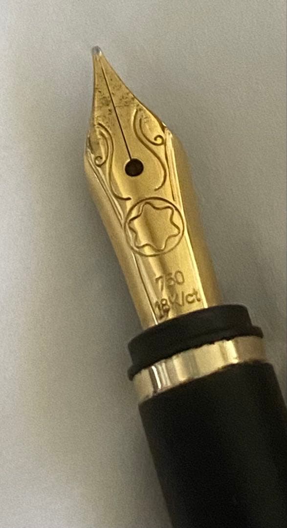 モンブランMONT BLANC 万年筆 スリム　ペン先 18K/750金ゴールド