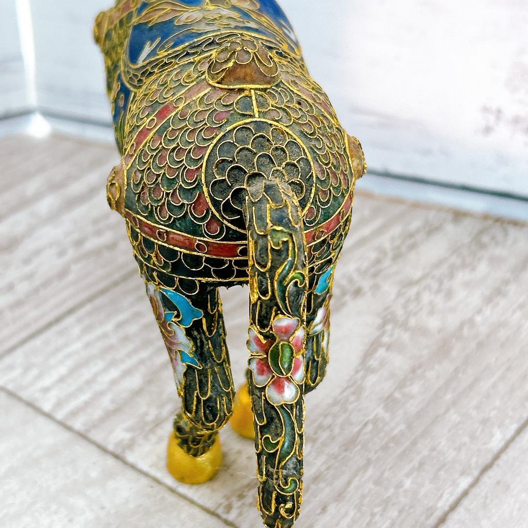 七宝焼　馬の置物　台付き　時代物　中国　繊細　首元装飾