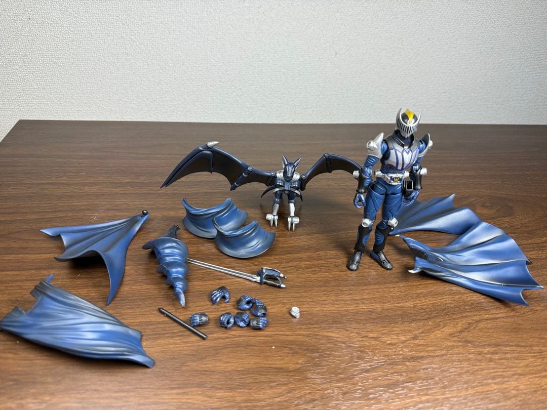 S.H.Figuarts 仮面ライダー ダークウィング