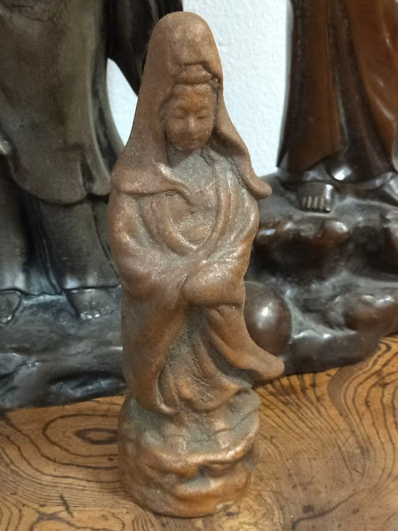 ♥古鉄製　観音像　２．４ｋｇ　観音様　仏像　観音菩薩　骨董　古玩