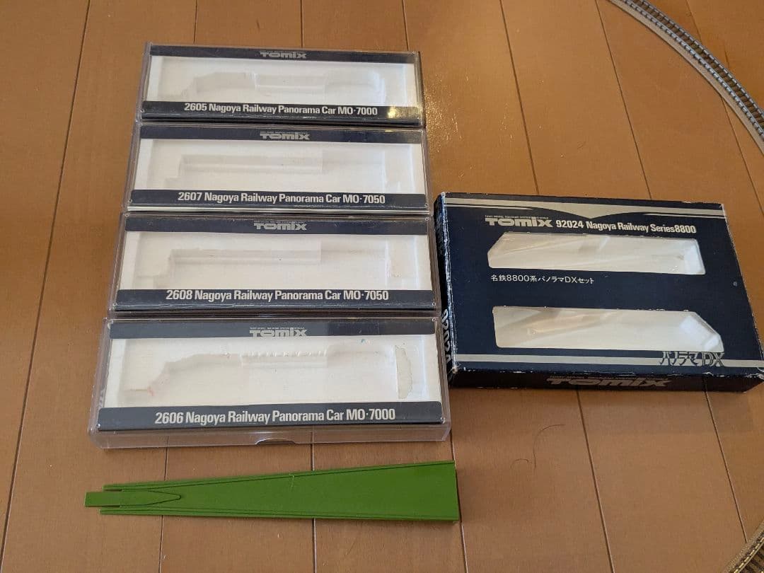 中古 Nゲージ オリジナルスターターセット レール+車両2種+建物付 豪華入門用