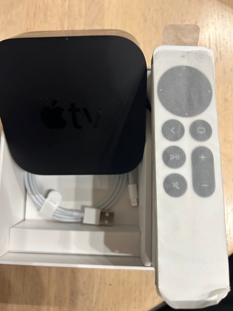 Apple TV 4K (64GB) リモコン付き　MXH02J/A