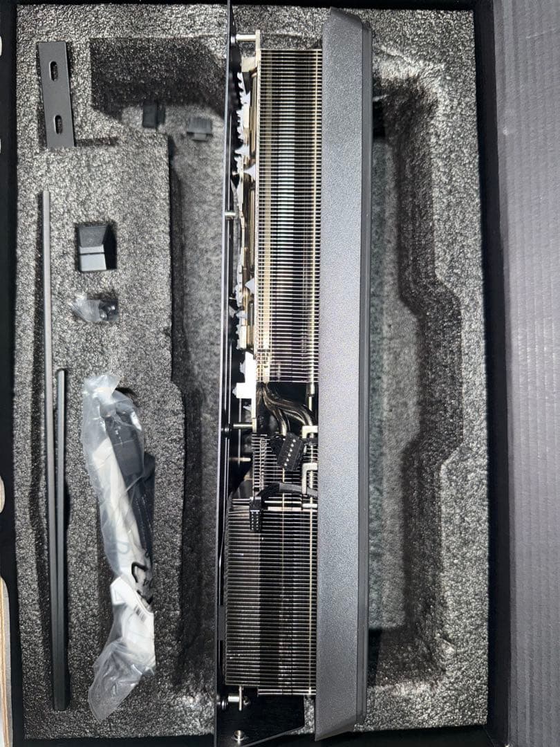 GIGABYTE RTX 5090 GAMING 基板（PCB）なし