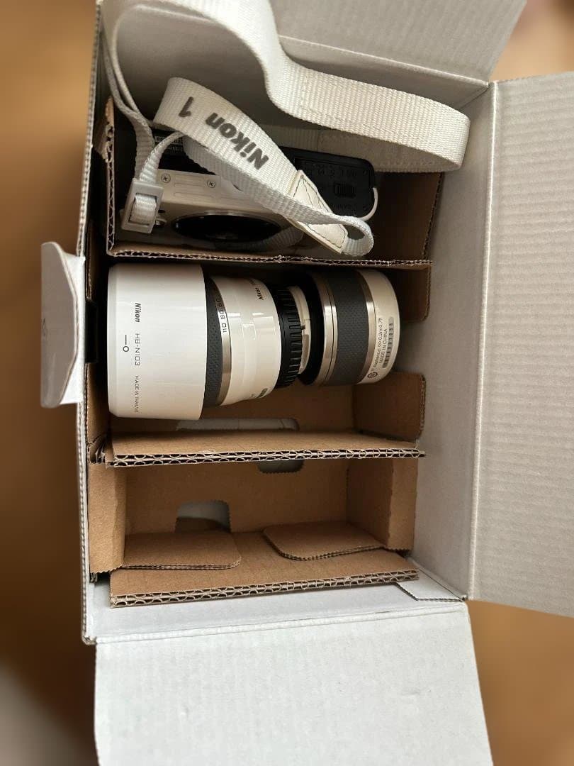 Nikon 1 J2 ミラーレスカメラ 本体とレンズ付き