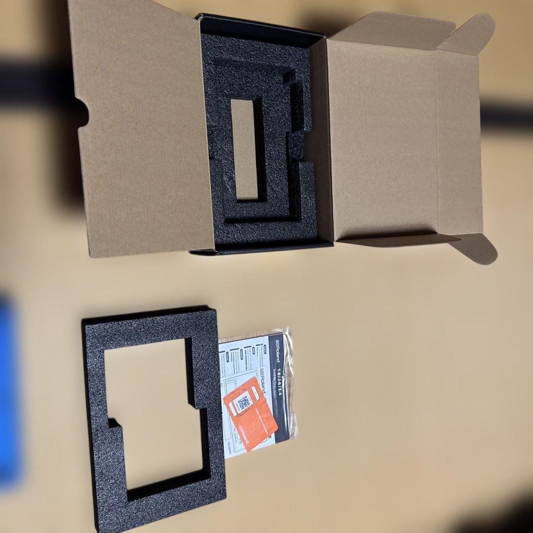 ぎ*ち様 Roland J-6 シンセサイザー