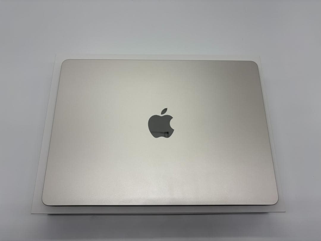 【美品】MacBook Air M2 8GB / 256GB スターライト