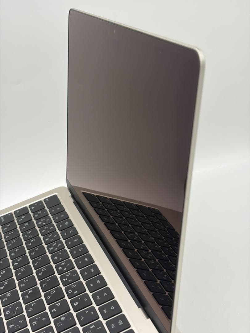 【美品】MacBook Air M2 8GB / 256GB スターライト