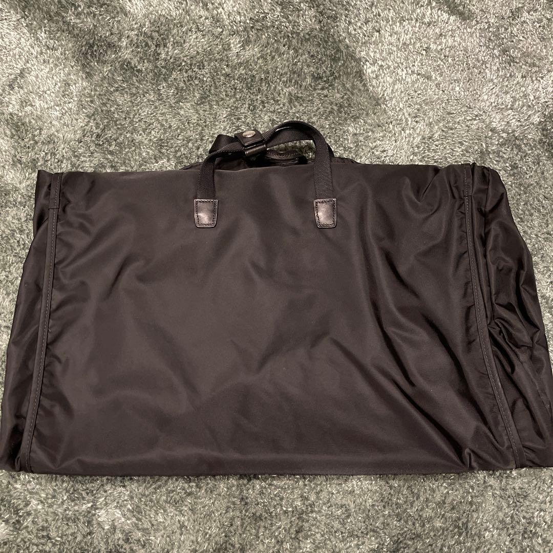 TUMI ブラック ガーメントバッグ ファスナー式