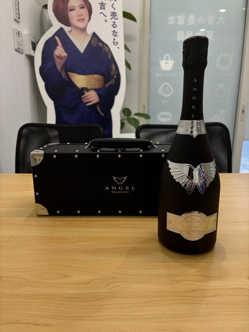 ANGEL ブラック シャンパン 750ml 12.5%