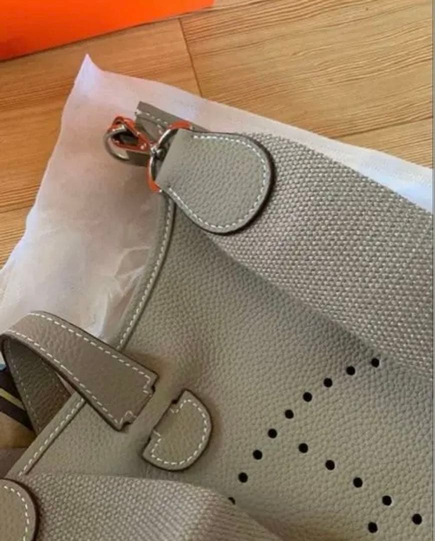 新品未使用 Hパンチング ショルダーバッグ ストラップ 高級革