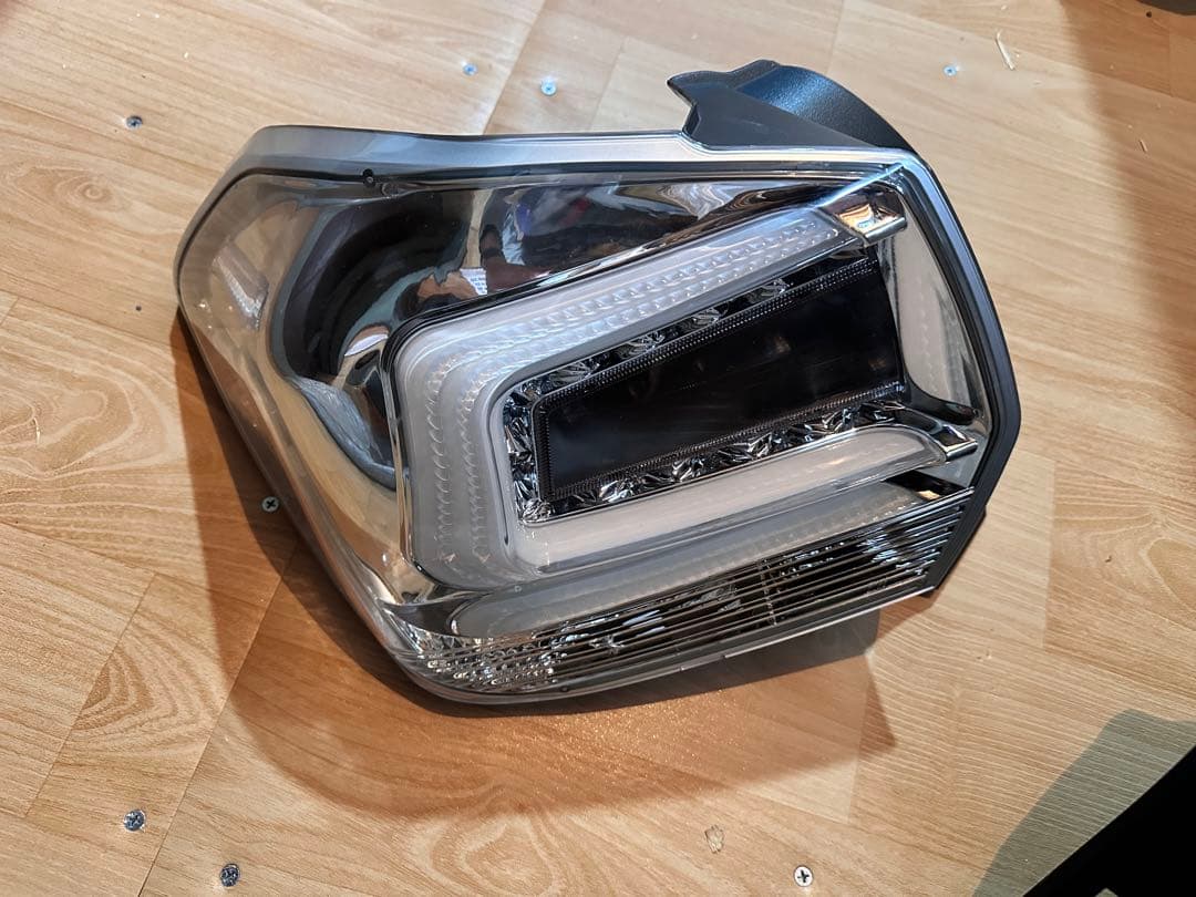 コーリン製　インプレッサスポーツ　LEDクリアテール