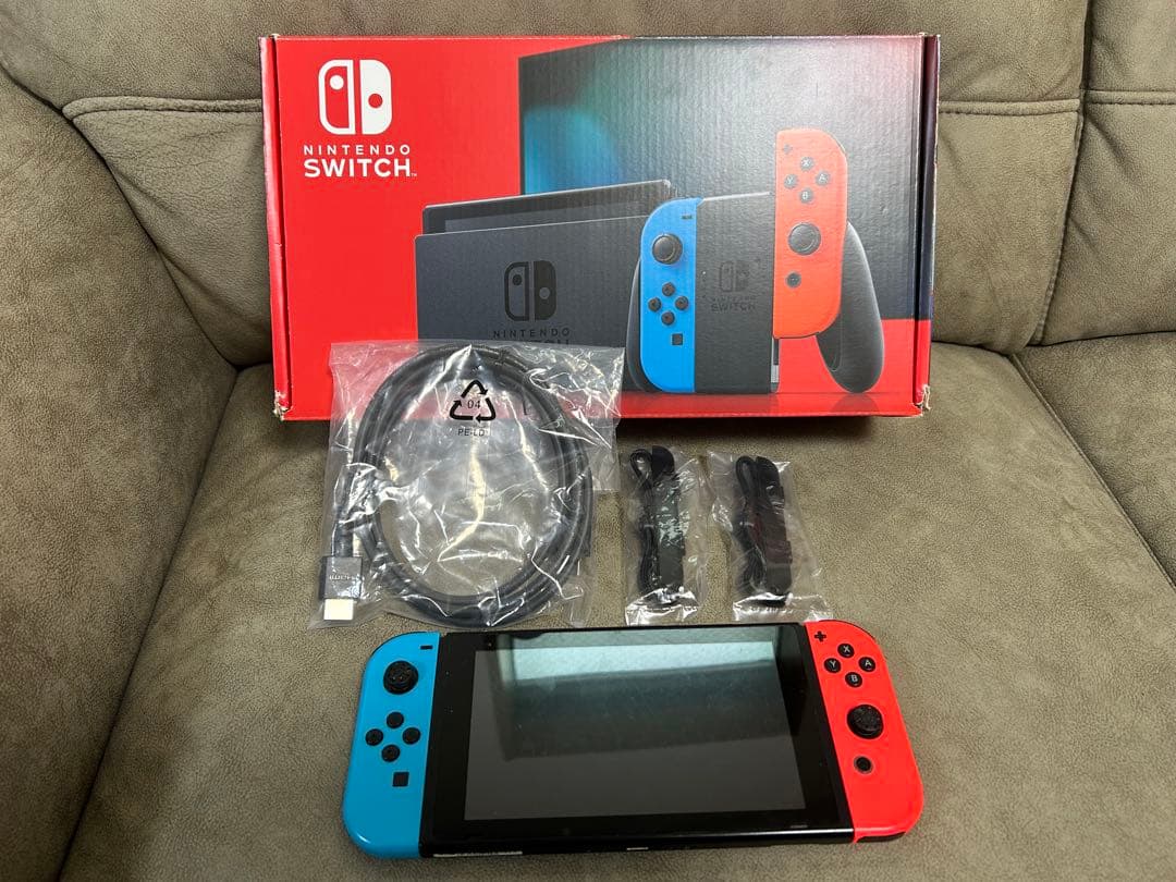 ＊ジャンク品＊ Nintendo Switch 本体 青/赤