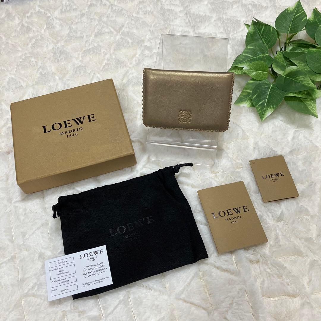 LOEWE（ロエベ）上品なゴールド×ブラック コンパクトウォレット カードケース