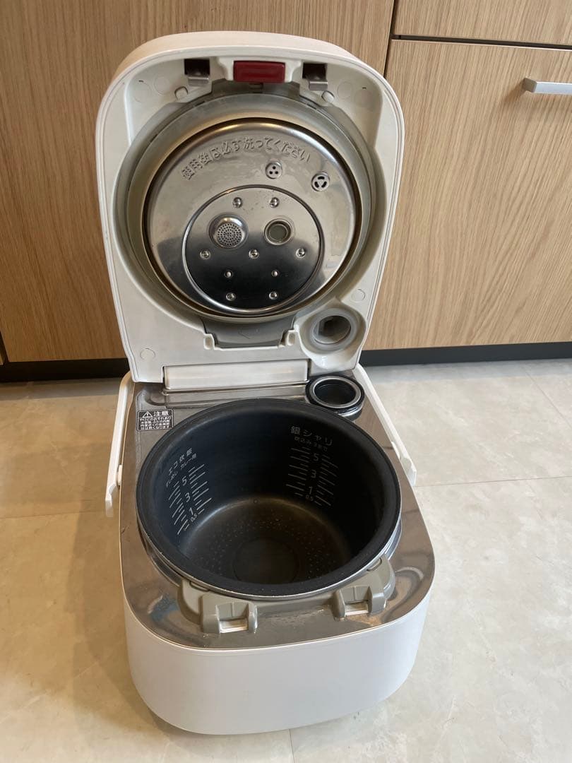 パナソニック5.5合炊きSR-SSX101 炊飯器