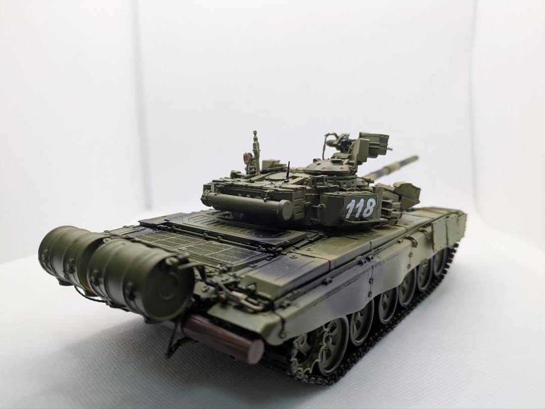 塗装済完成品　モンモデル 1/35 ロシア 主力戦車 T-90A