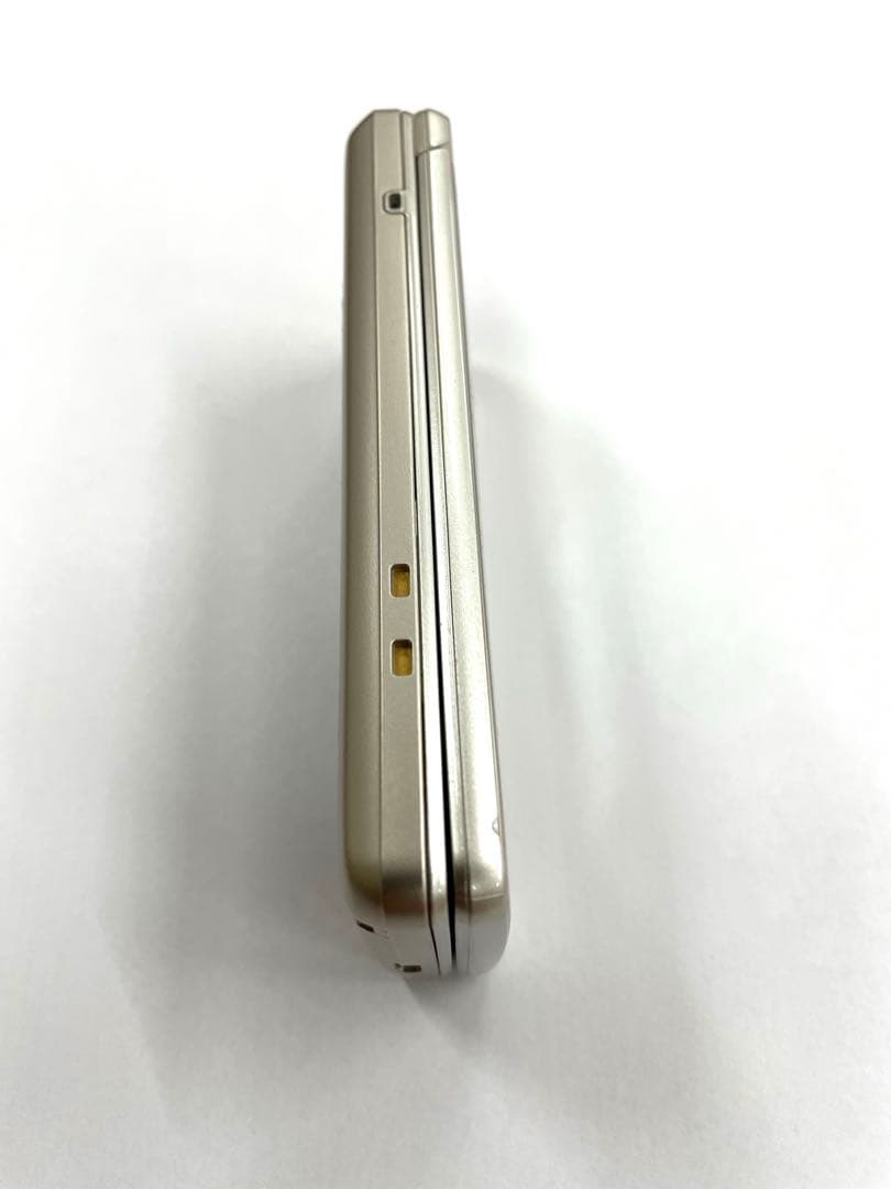 docomo ガラケー　 ゴールド　AQUOS