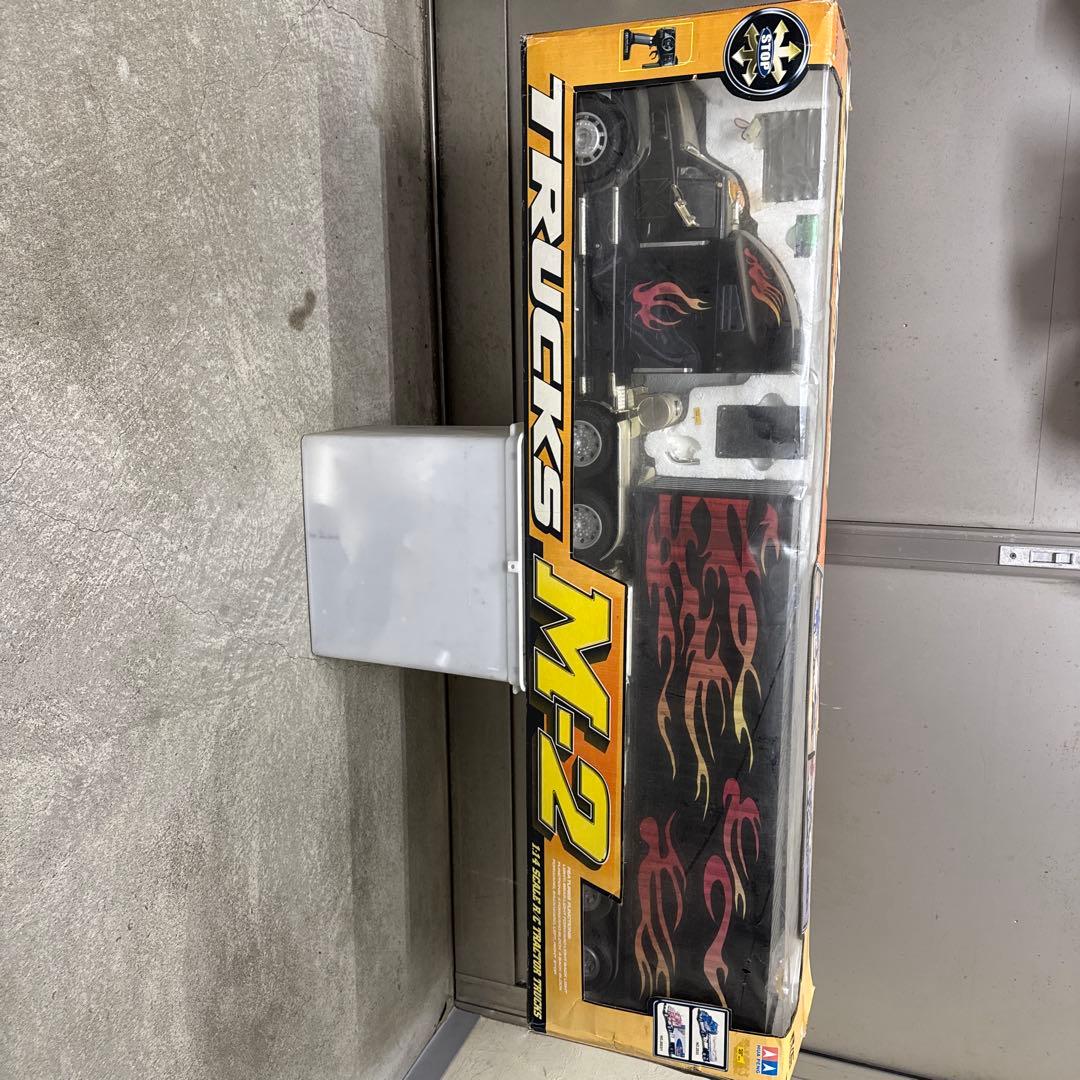 ラジコントラック、トレーラー。Trucks M-2