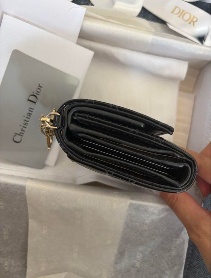 Lady Dior ロータスウォレットカナージュ パテントカーフスキン財布