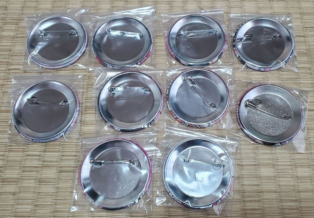 マジカルミライ2016～2022 缶バッジ 巡音ルカ 9個+おまけ1個