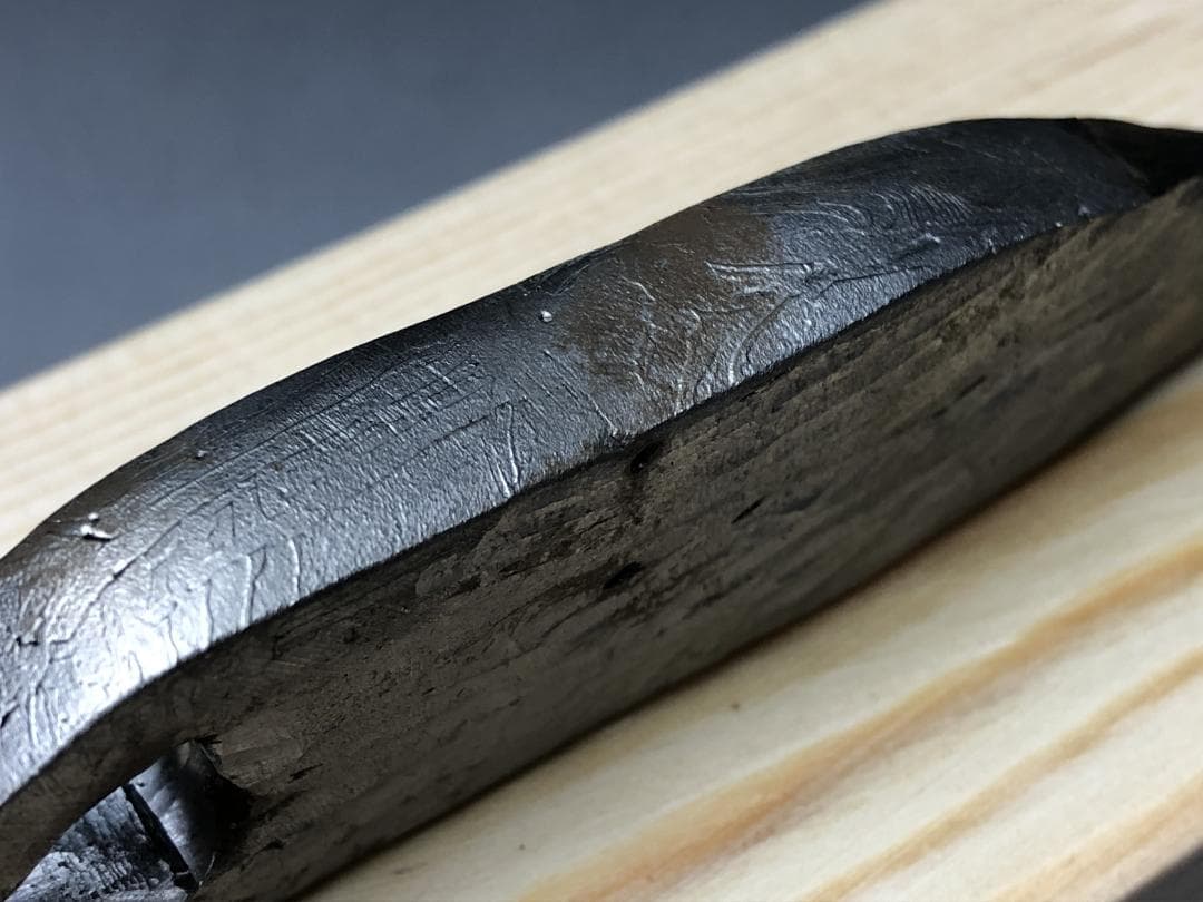 アルタイ隕石　 鉄隕石　メテオライト　模造刀　重さ約152ｇ 共箱