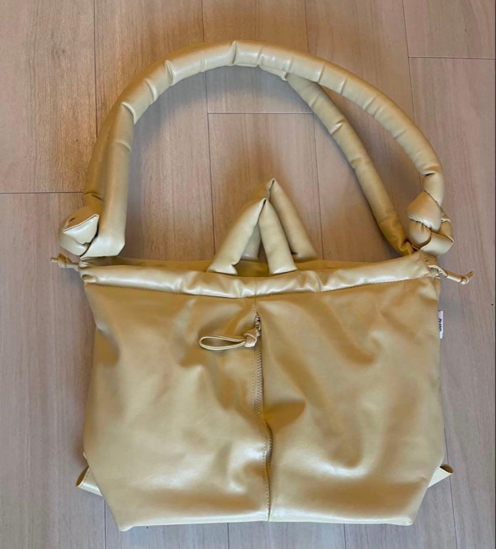 バッグ OLEND ONA VEGAN LEATHER butter yellow