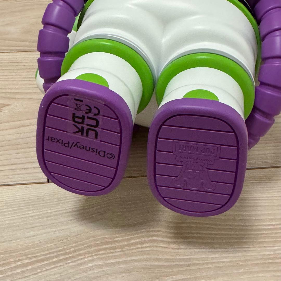 新品　MEGA SPACE MOLLY 400% Buzz Lightyear