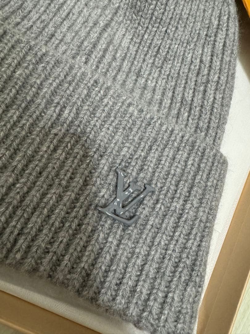 LOUIS VUITTON グレー ニット帽 ビーニー