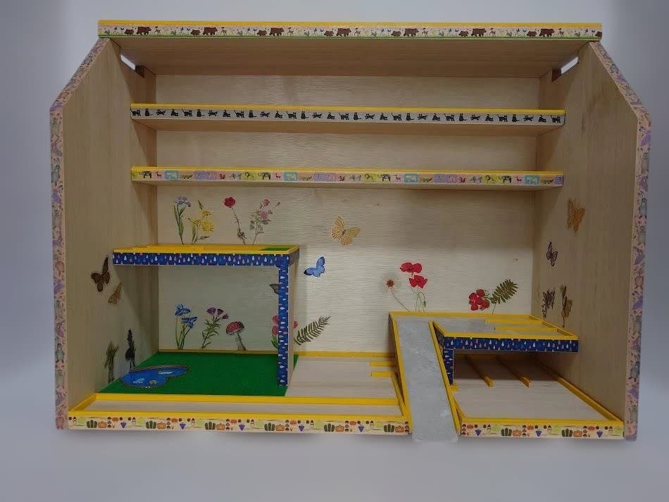 トミカ木製手作り駐車場（ビッグイエロ－）BY04