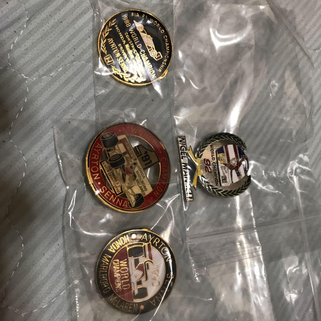 アイルトンセナ三冠ピンバッジ、プラス、ナイジェルマンセルチャンピオンピンバッジ❣️