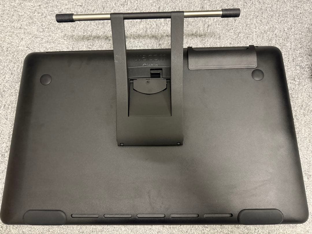 Wacom Cintiq 22 FHD DTK2260 (※ペン未使用)