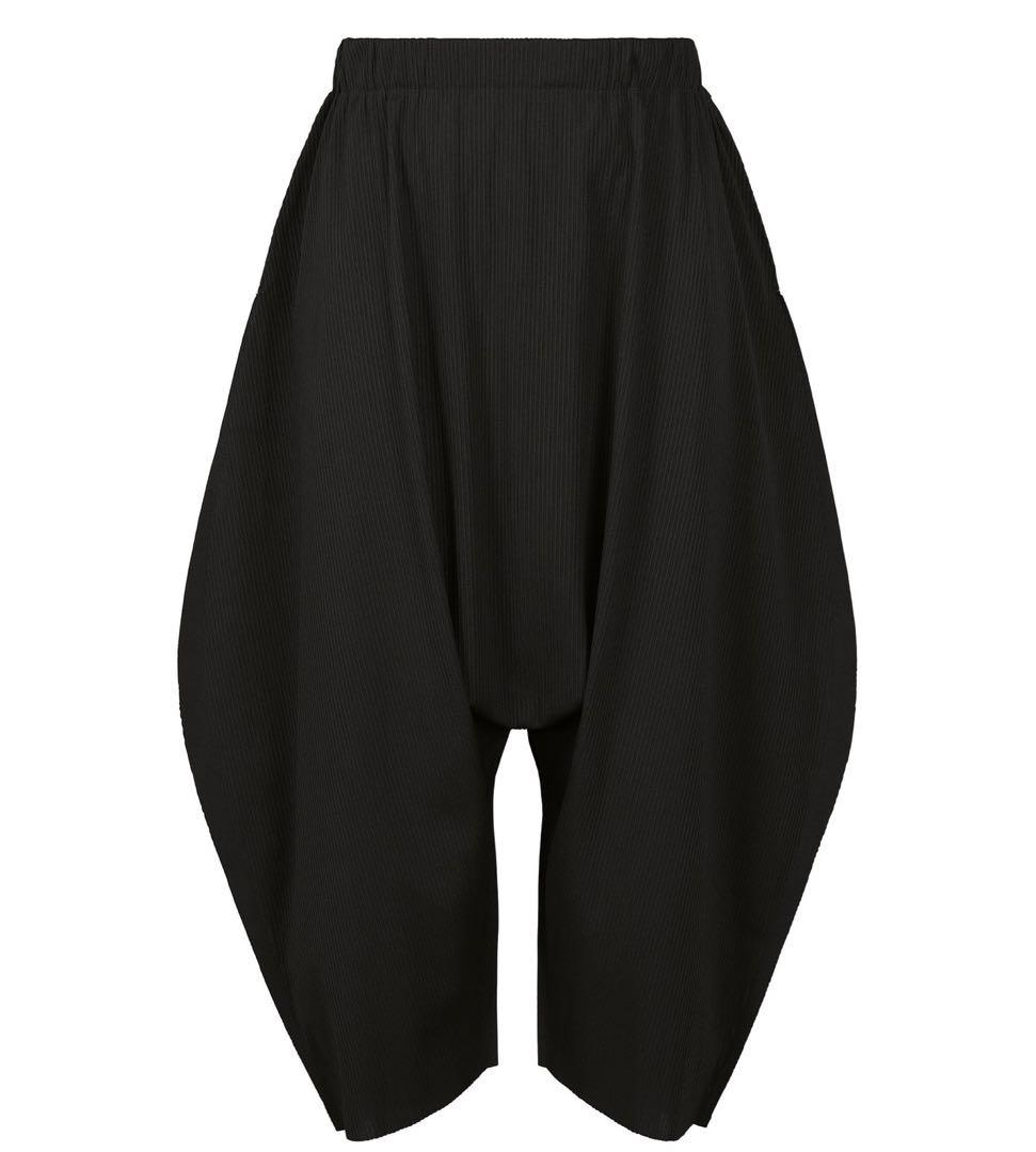 プリーツプリーズ イッセイミヤケ サルエルパンツ　ブラック