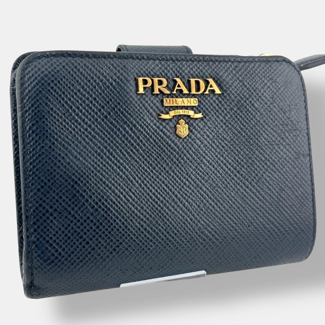 美品 プラダ 二つ折り財布 コンパクト サフィアーノレザー ロゴ 1ML018