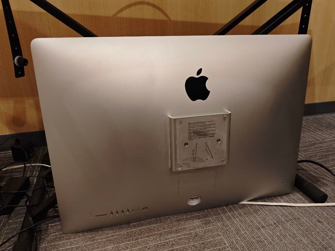 本体と元箱 Apple iMac 27インチ シルバー M395X 5K