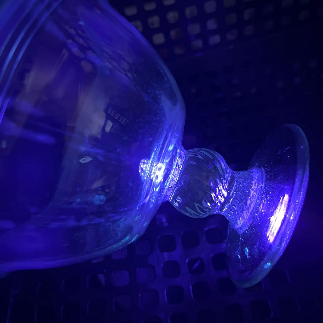 骨董　時代ガラス　希少　若草色　乳白色暈し　千段巻き　反り口　氷コップ　ウラン