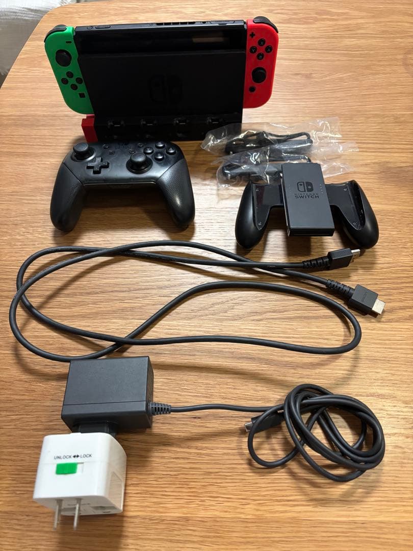 Nintendo Switch グリーン/レッド 本体（韓国版、箱無し）