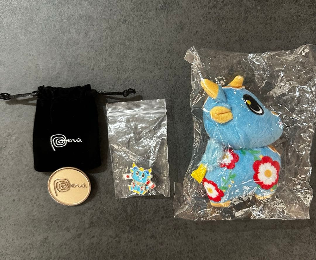 万博　ペルー　ピンバッチ　ぬいぐるみ　3点セット